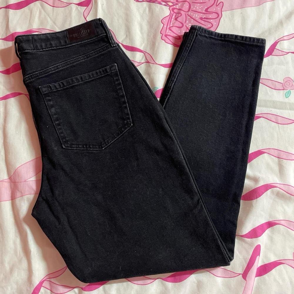 hollister ultra high rise mom jeans
